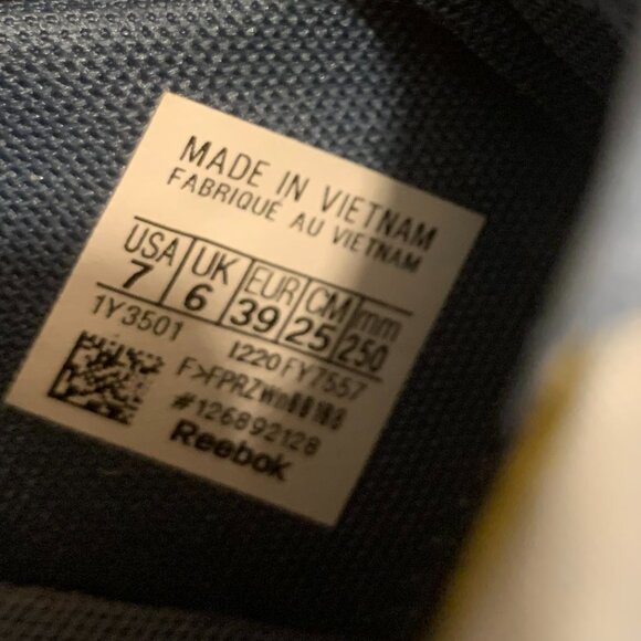 Reebok CLASSIC LEATHER LEGACY SHOES - Picture 6 of 11